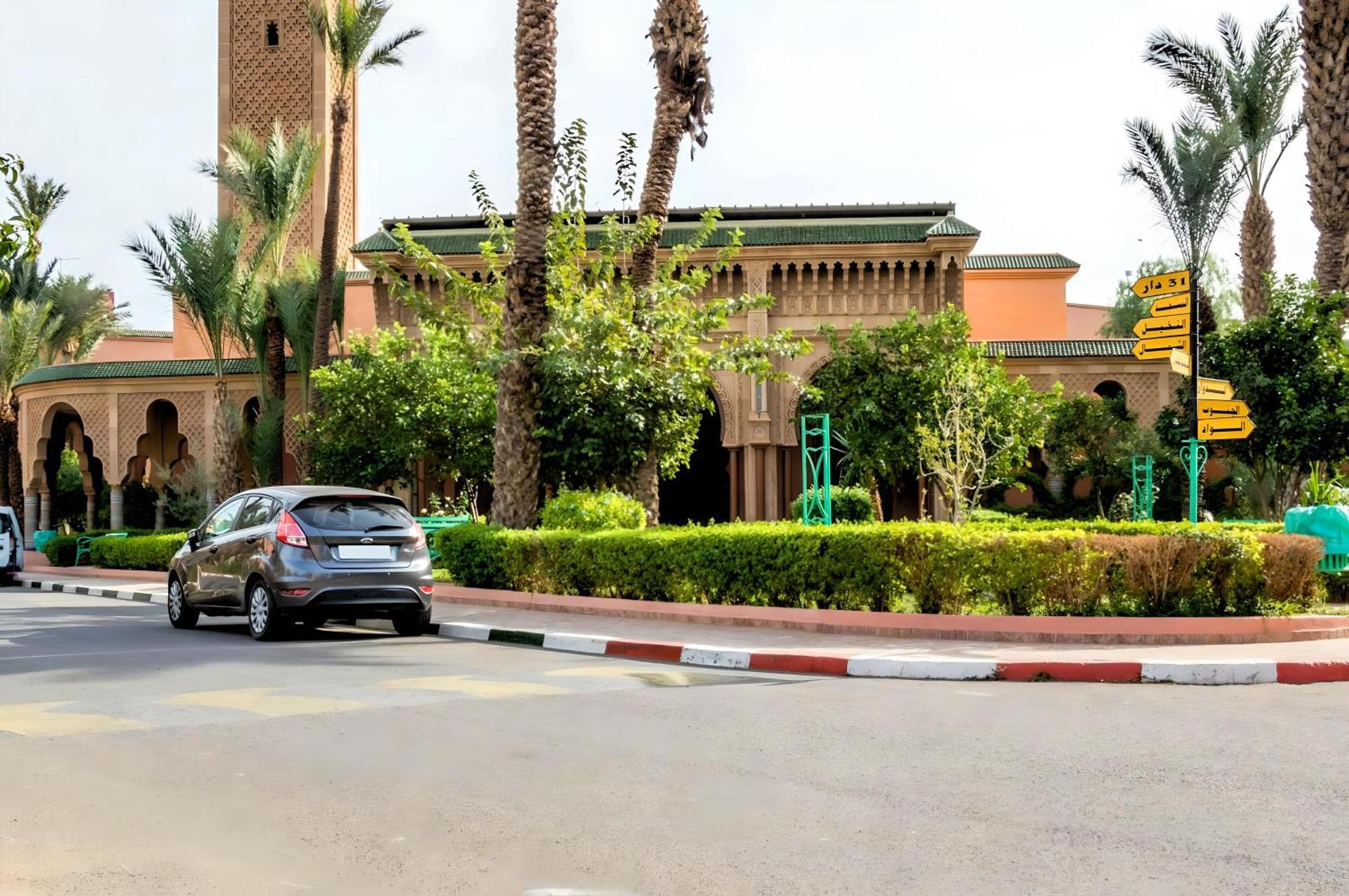Tres Beau Riad A Marrakech Avec Piscines Marrákes Kültér fotó