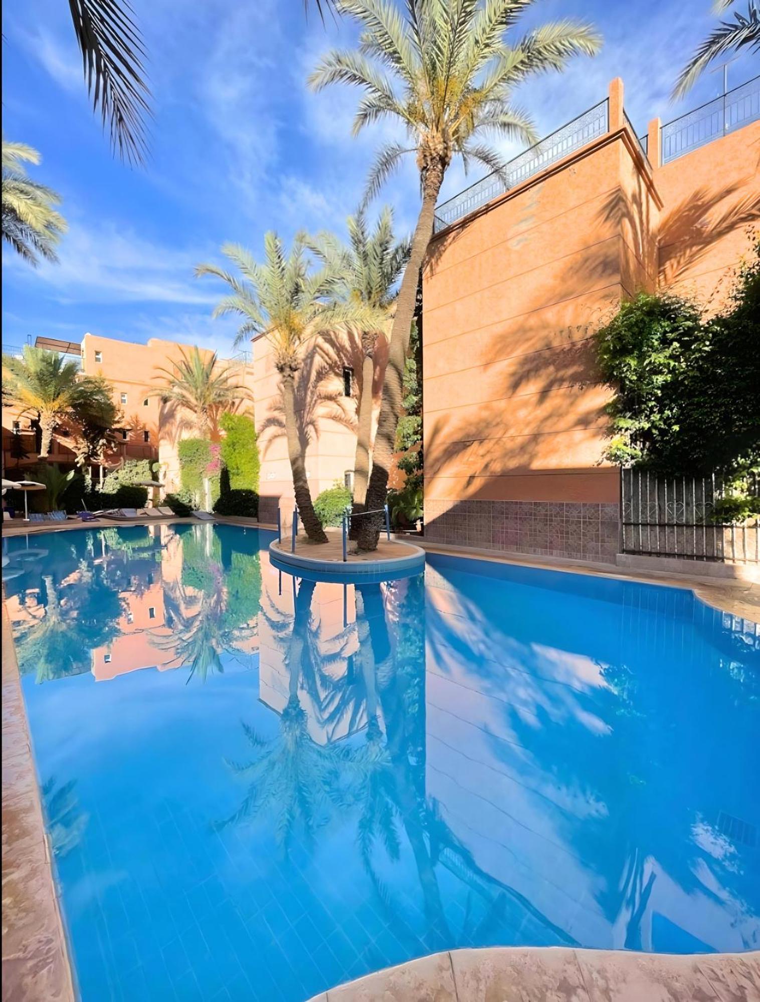 Tres Beau Riad A Marrakech Avec Piscines Marrákes Kültér fotó